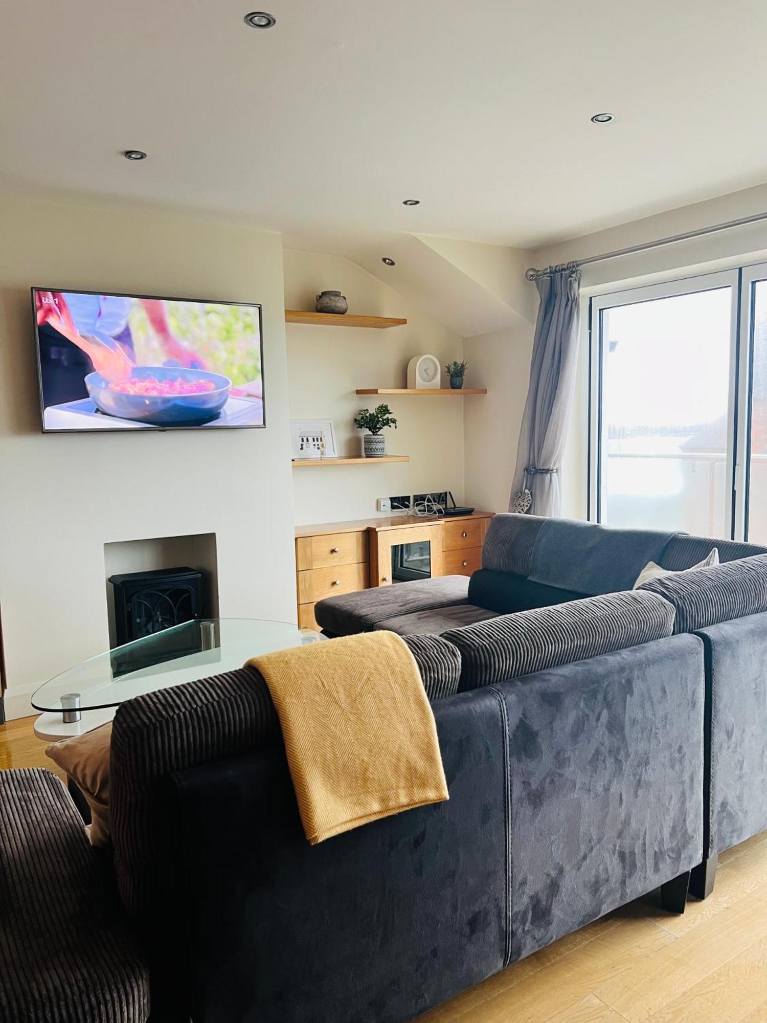 Penthouse Apartment - Town Centre, Sea Views, Secure Parking Portrush Zewnętrze zdjęcie