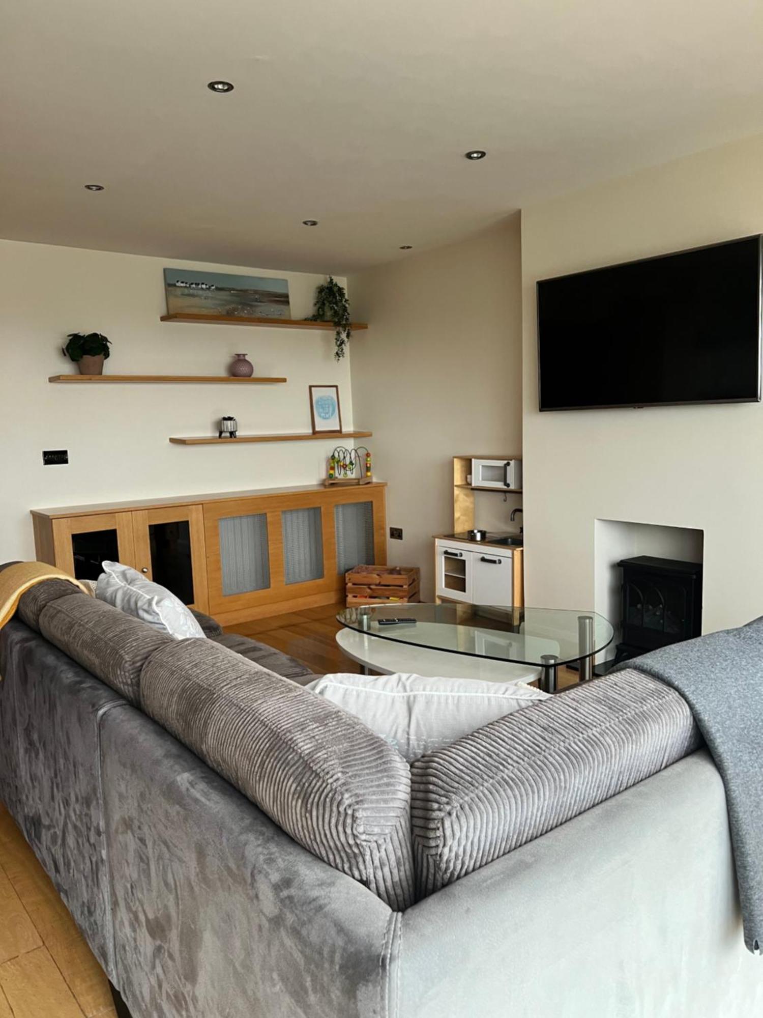 Penthouse Apartment - Town Centre, Sea Views, Secure Parking Portrush Zewnętrze zdjęcie