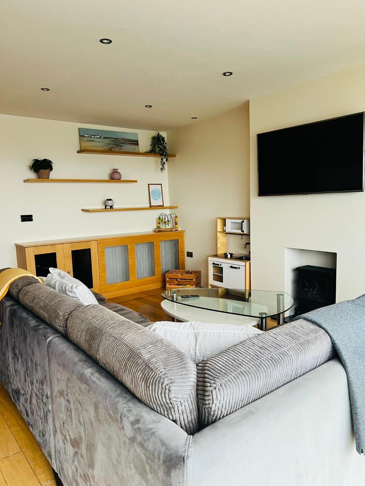 Penthouse Apartment - Town Centre, Sea Views, Secure Parking Portrush Zewnętrze zdjęcie